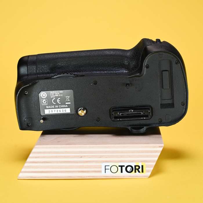 Nikon bateriový grip MB-D12 pro D800 a D810 | 2072636