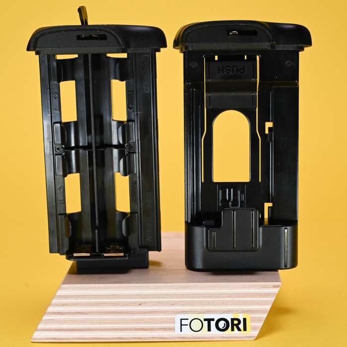 Nikon bateriový grip MB-D12 pro D800 a D810 | 2072636