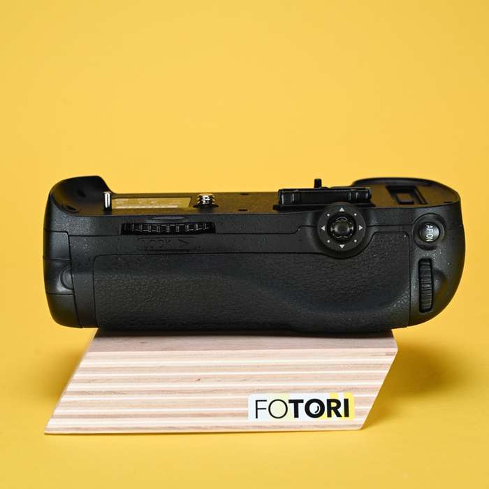 Nikon bateriový grip MB-D12 pro D800 a D810 | 2072636