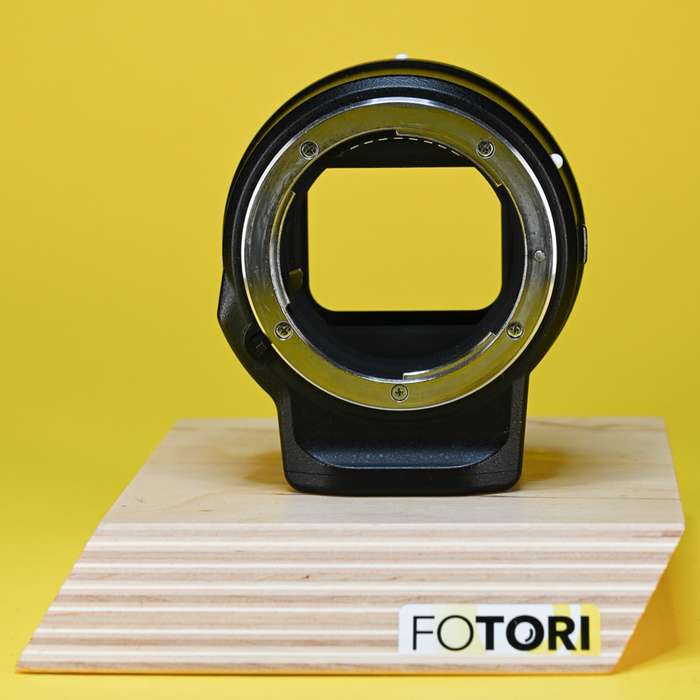 Nikon FTZ adaptér | 30015980