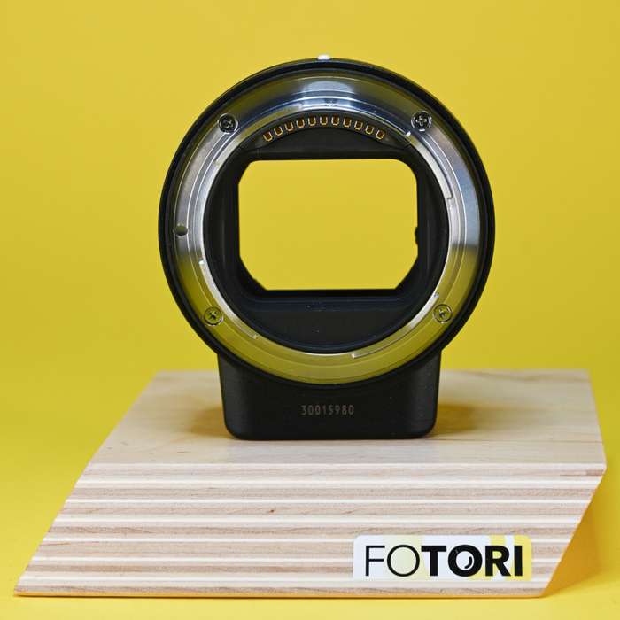 Nikon FTZ adaptér | 30015980