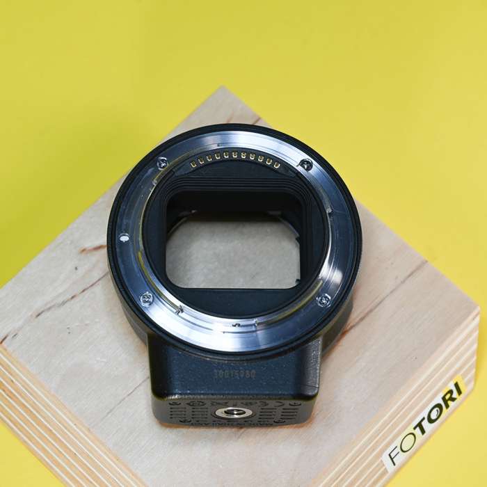 Nikon FTZ adaptér | 30015980