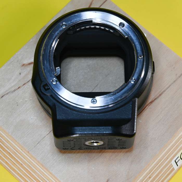 Nikon FTZ adaptér | 30015980