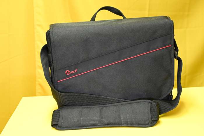 Lowepro event messenger 250