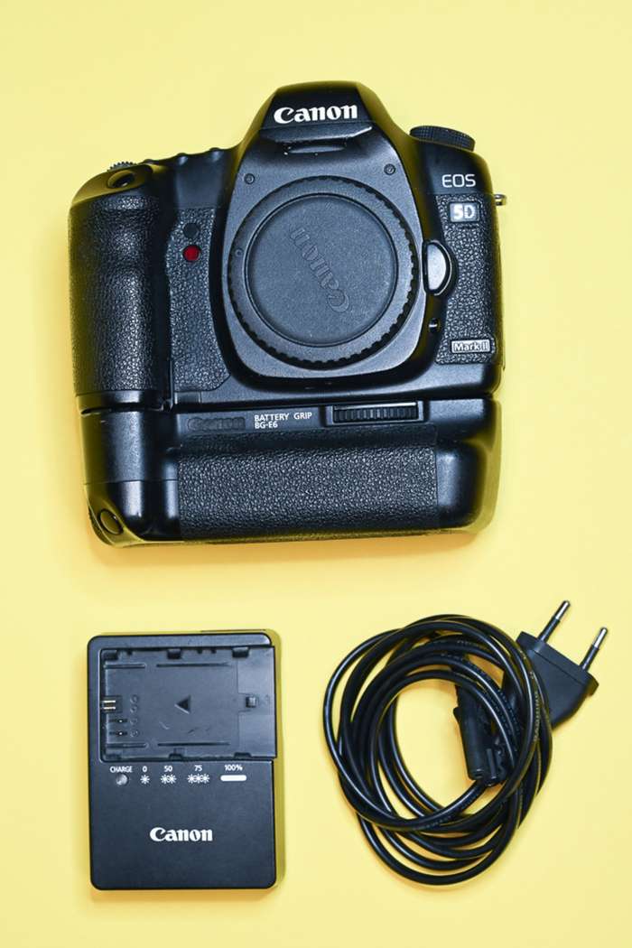 Canon EOS 5D Mark II + Bateriový grip BG-E6 | 3531601199