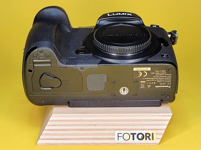 Panasonic Lumix DMC-GH5 | V-log | Wh0ad001685