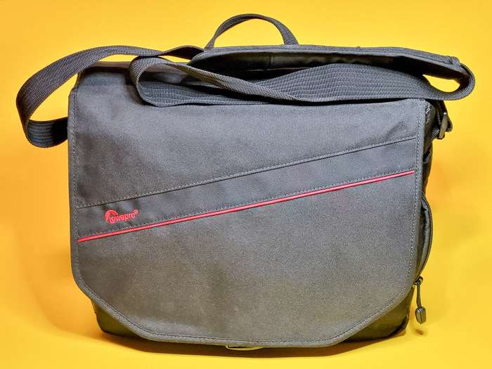 Lowepro event messenger 250