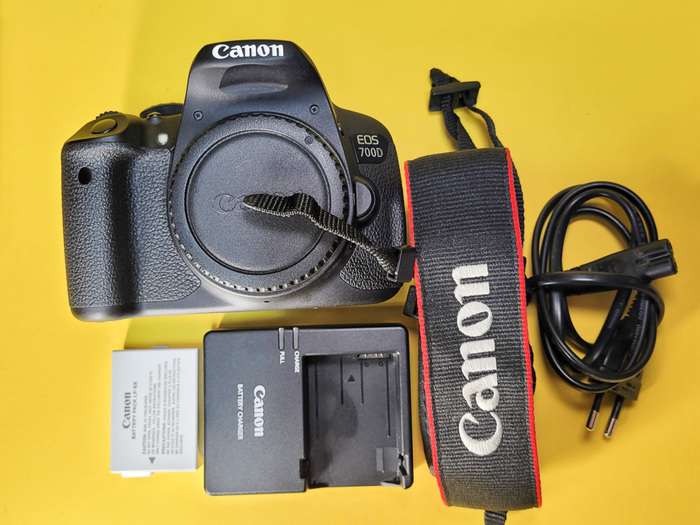 Canon EOS 700D I 053031013098