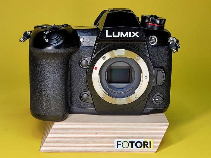 Panasonic Lumix DC-G9 + battery grip DMW-BGG9