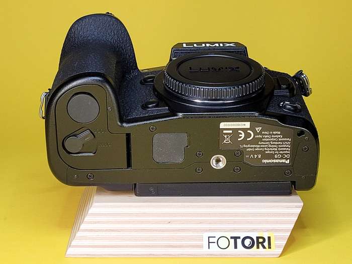 Panasonic Lumix DC-G9 + battery grip DMW-BGG9