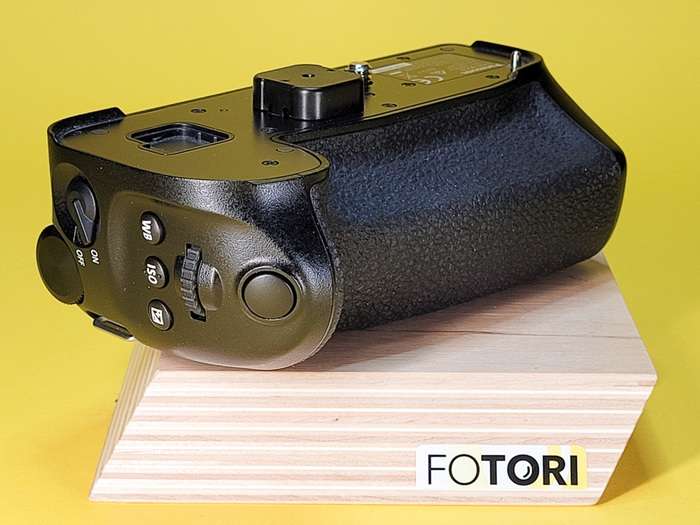 Panasonic Lumix DC-G9 + battery grip DMW-BGG9