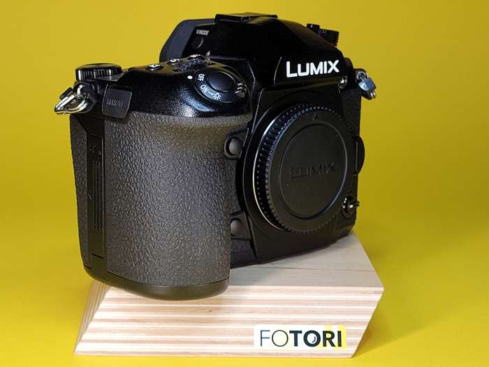 Panasonic Lumix DC-G9 + battery grip DMW-BGG9
