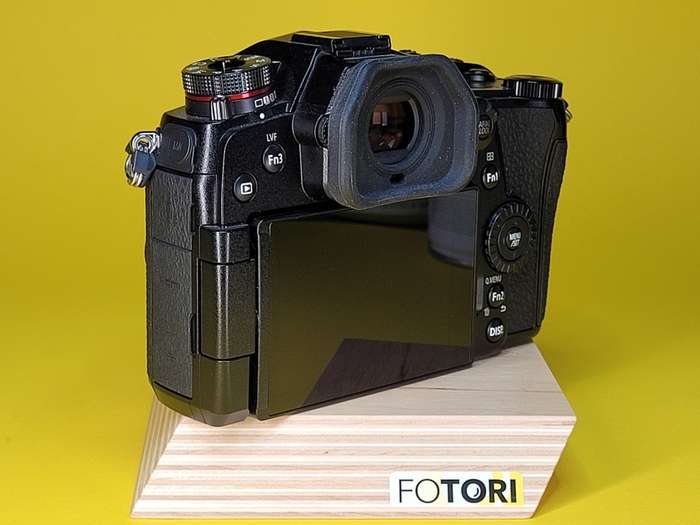 Panasonic Lumix DC-G9 + battery grip DMW-BGG9