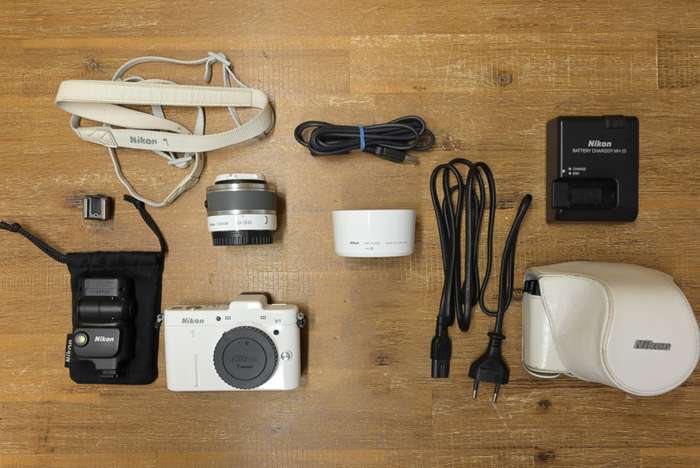 Nikon V1 + 10-30 + blesk