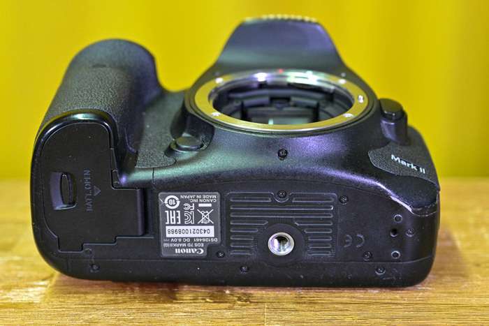 Canon EOS 7D Mark II + grip  a příslušenství