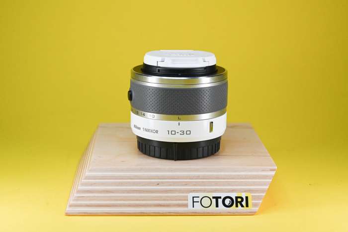 Nikon 1 J3 + Nikon 10-30mm VR | 52005576