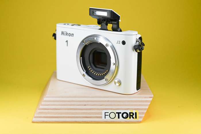 Nikon 1 J3 + Nikon 10-30mm VR | 52005576