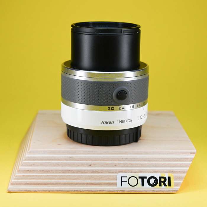 Nikon 1 J3 + Nikon 10-30mm VR | 52005576