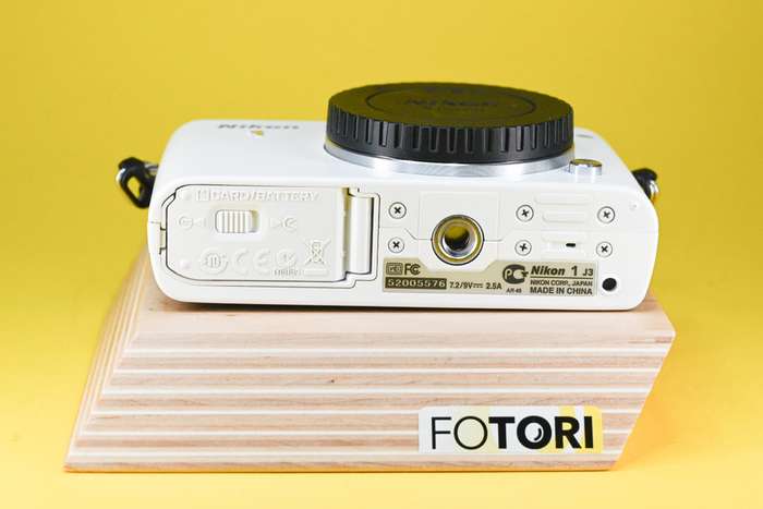 Nikon 1 J3 + Nikon 10-30mm VR | 52005576