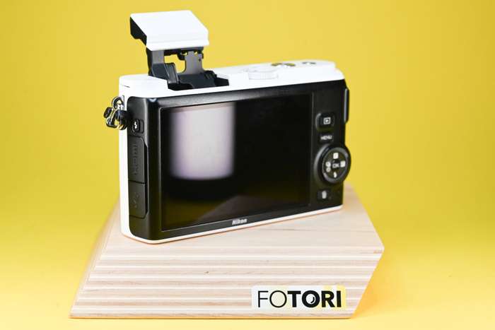 Nikon 1 J3 + Nikon 10-30mm VR | 52005576