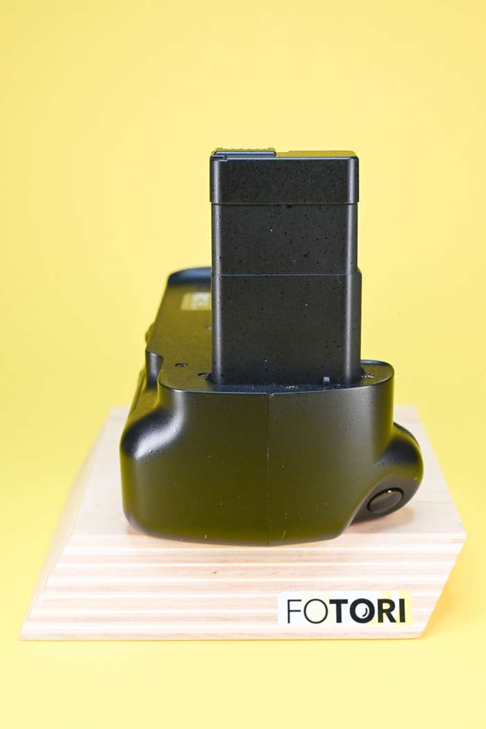 Nikon D5300 + MEIKE bateriový grip MK-D5300 | 5003245