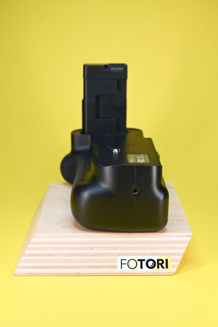 Nikon D5300 + MEIKE bateriový grip MK-D5300 | 5003245