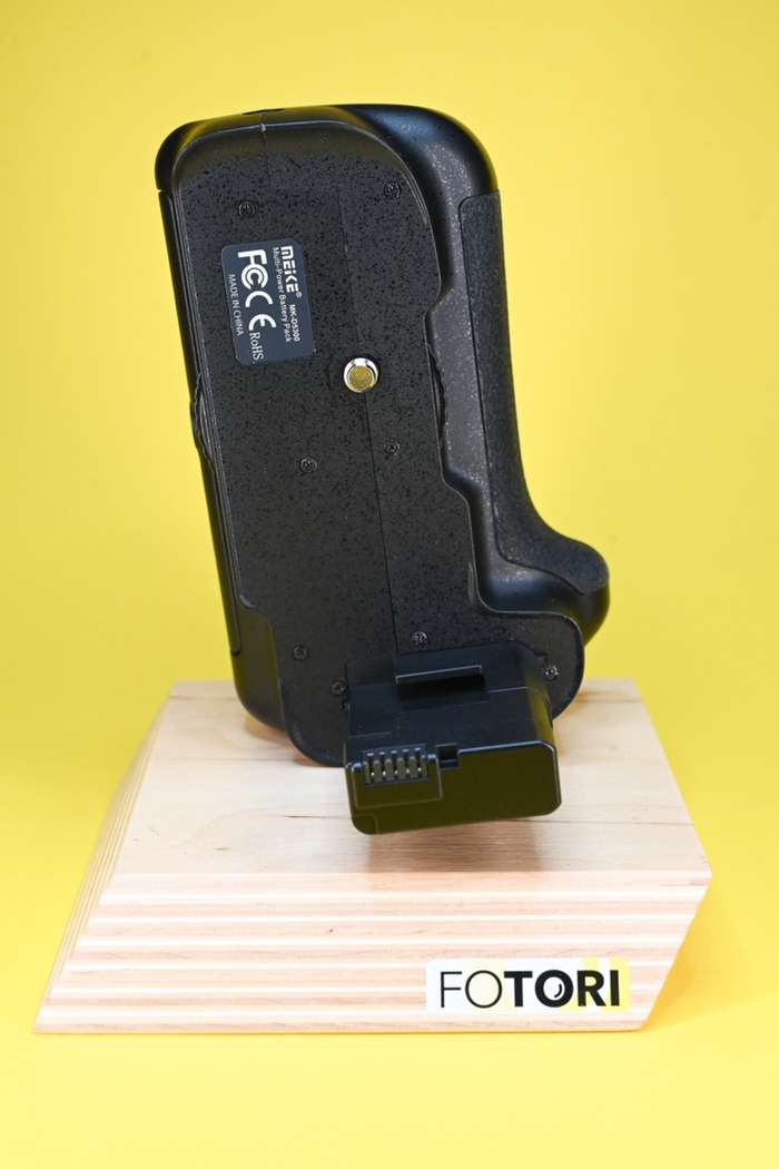 Nikon D5300 + MEIKE bateriový grip MK-D5300 | 5003245