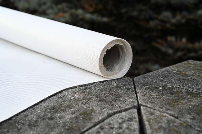 Pozadí bílé - netkaná textilie - šíře 1,95 m