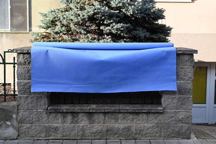 Pozadí modré - netkaná textilie - šíře 1,95 m