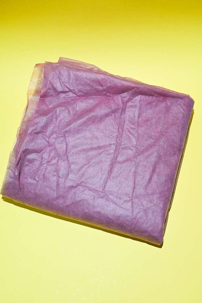 Pozadí průhledně růžové - netkaná textilie