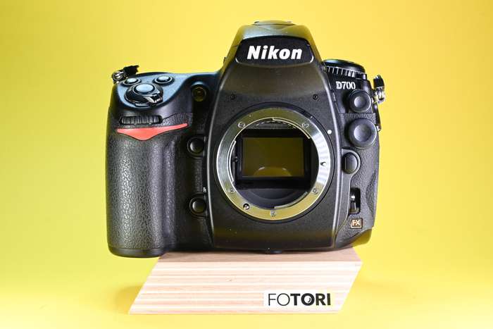 Nikon D700 | 2122140