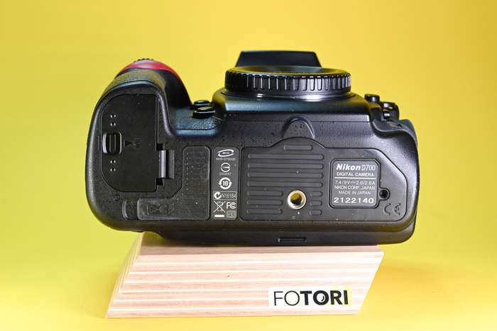 Nikon D700 | 2122140