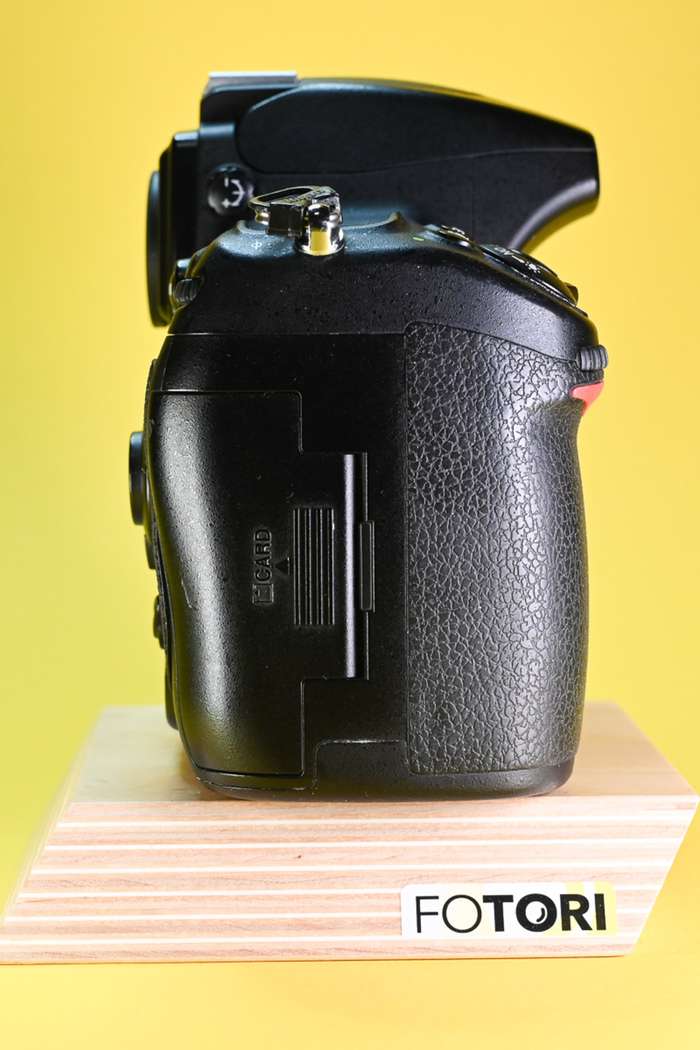 Nikon D700 | 2122140