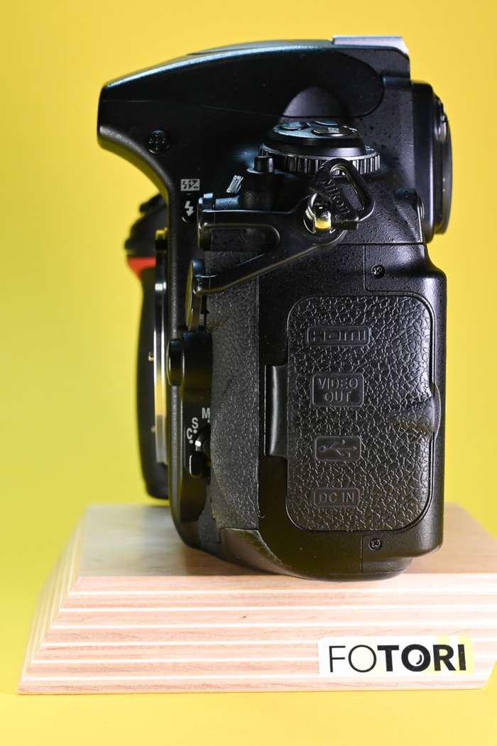 Nikon D700 | 2122140