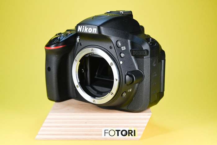 Nikon D5300 + MEIKE bateriový grip MK-D5300 | 5003245