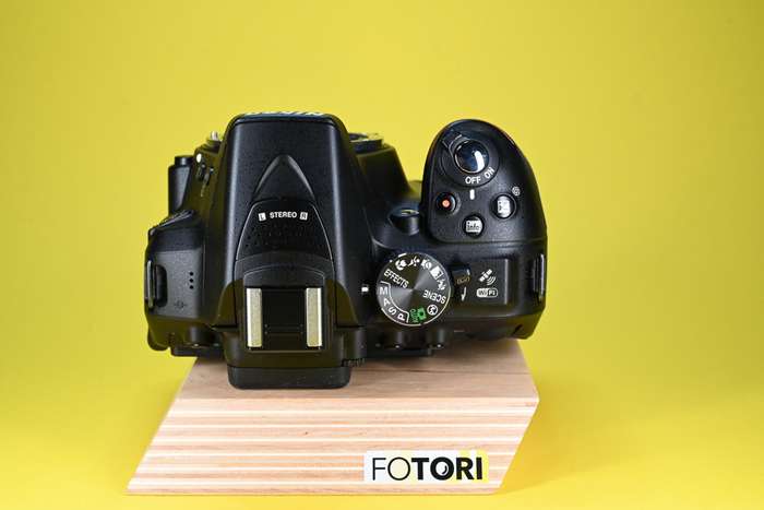 Nikon D5300 + MEIKE bateriový grip MK-D5300 | 5003245