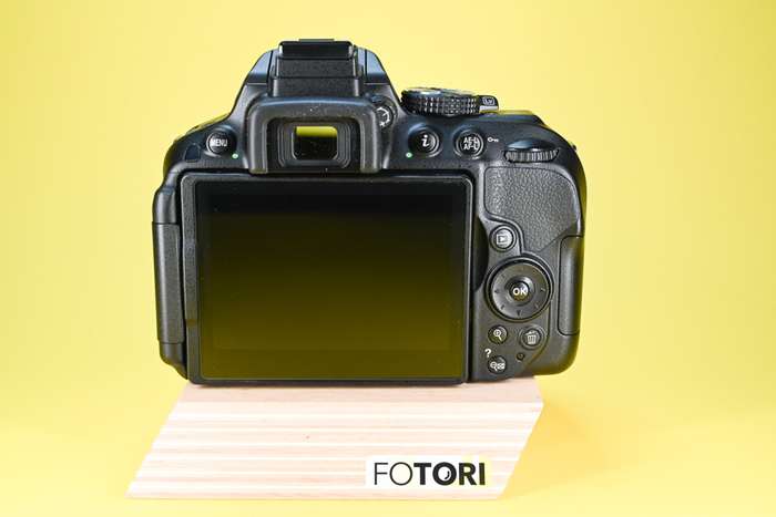 Nikon D5300 + MEIKE bateriový grip MK-D5300 | 5003245