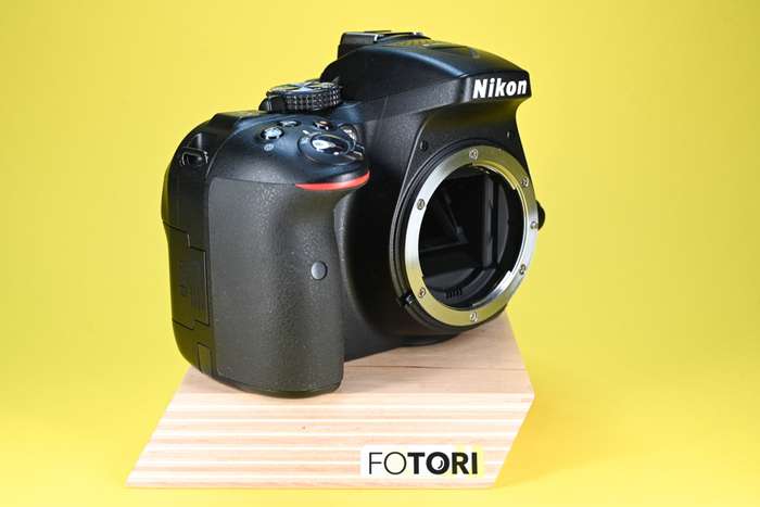 Nikon D5300 + MEIKE bateriový grip MK-D5300 | 5003245