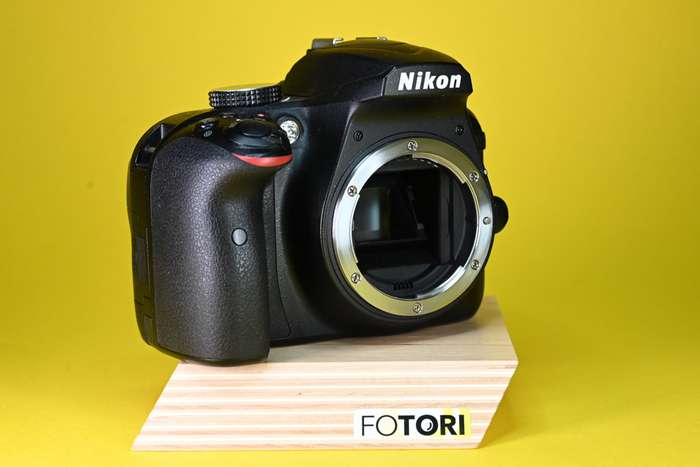 Set Nikon D3400 + 18-55 mm f/3,5-5,6 G AF-P DX VR + Sony 4GB karta | 6003622 | 20424443