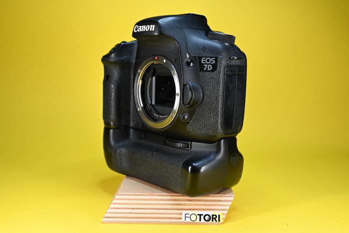 Canon EOS 7D + Bateriový grip Phottix BG-7D | 2481233148
