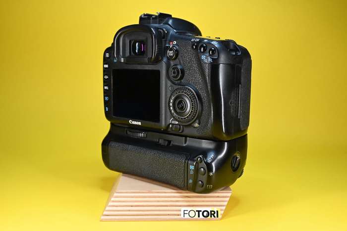 Canon EOS 7D + Bateriový grip Phottix BG-7D | 2481233148
