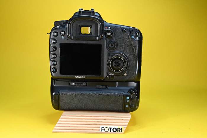 Canon EOS 7D + Bateriový grip Phottix BG-7D | 2481233148