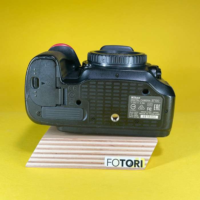 Nikon D7100 | 4818454