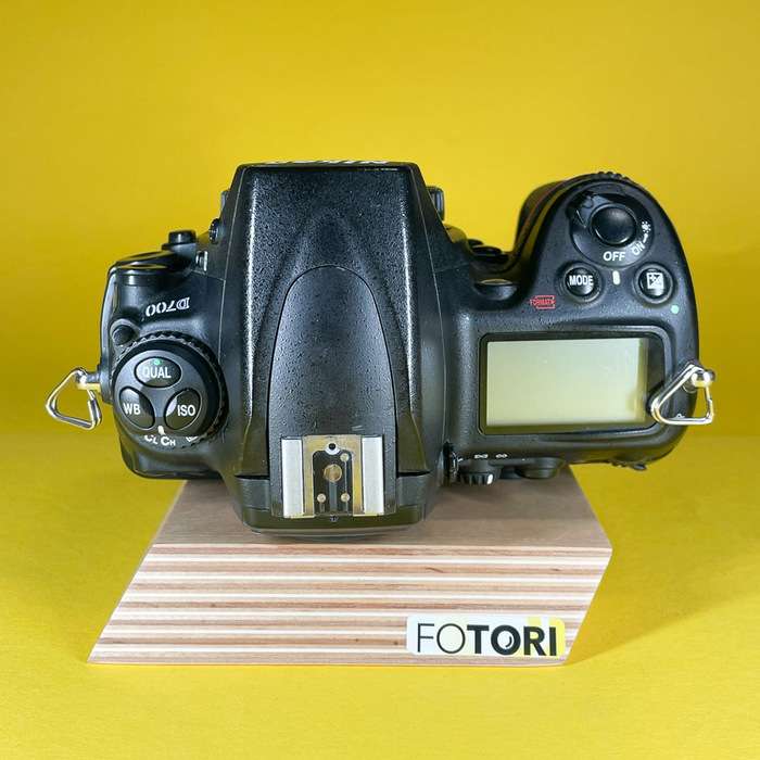 Nikon D700 + grip | 2318553