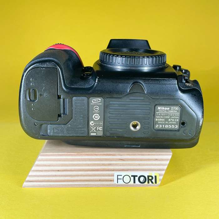 Nikon D700 + grip | 2318553