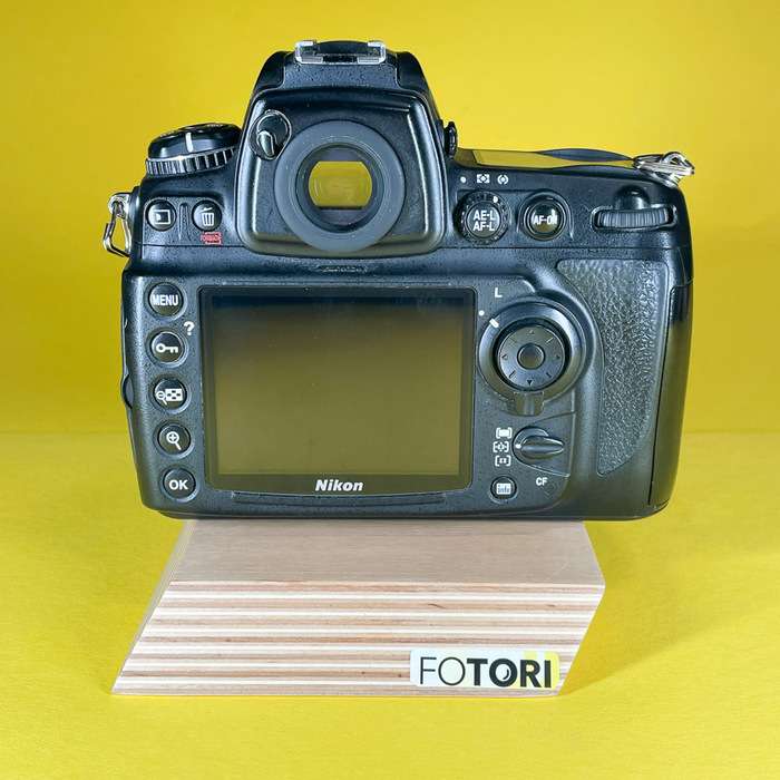 Nikon D700 + grip | 2318553