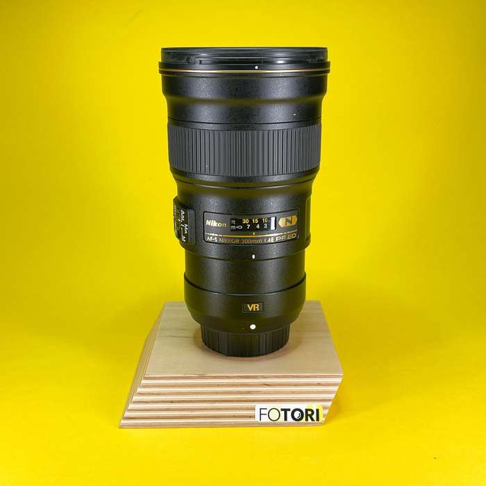 Nikon 300 mm f/4,0 E AF-S PF ED VR | 22927