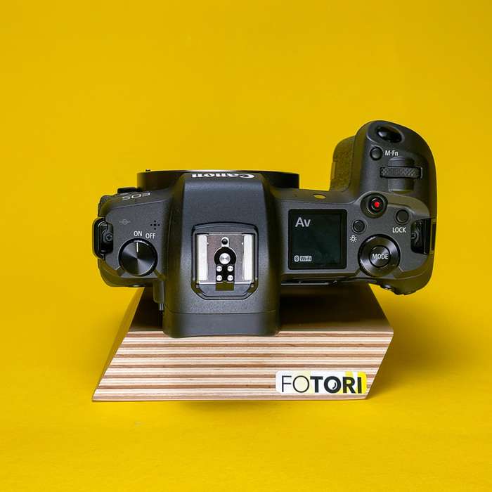 Set Canon EOS R + RF 24-105 mm f/4-7,1 IS STM + grip BG-E22