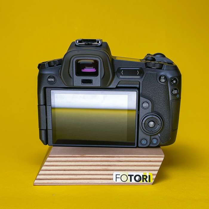 Set Canon EOS R + RF 24-105 mm f/4-7,1 IS STM + grip BG-E22