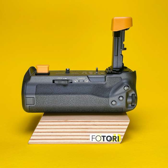 Set Canon EOS R + RF 24-105 mm f/4-7,1 IS STM + grip BG-E22